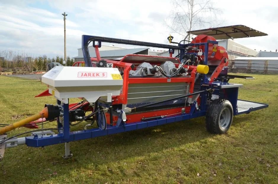 Kombajn porzeczkowy - jaki wybrać, żeby zbierać owoce szybciej i wydajniej?