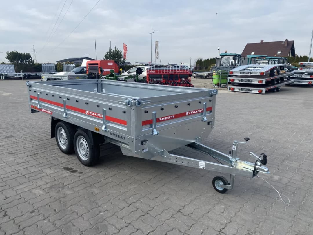 Przyczepka dwuosiowa na kategorię B - wady i zalety 2023