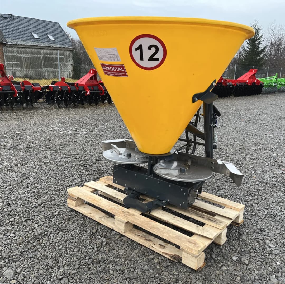 Rozsiewacz nawozów lejek - najlepsze rozsiewacze nawozów z lejkiem w jednym